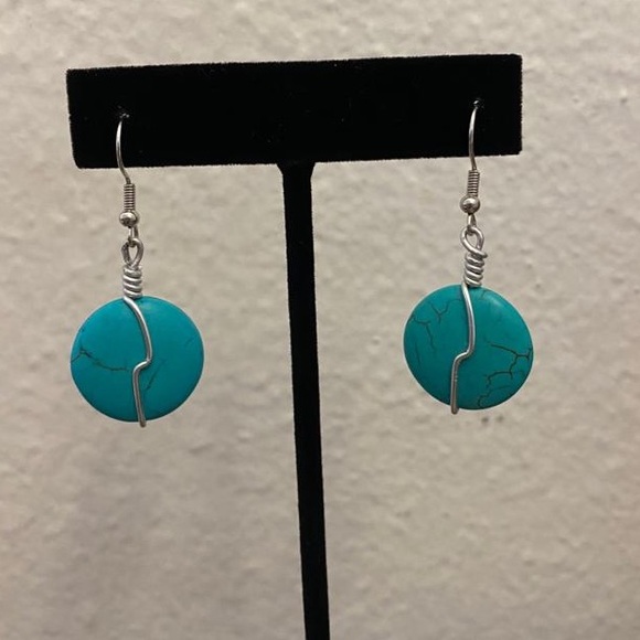 Earrings - Picture 3 of 6